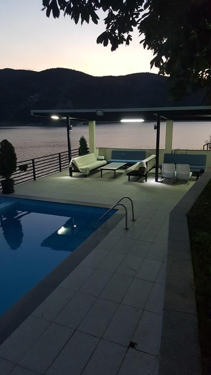 Villa Tikvesh Lake คาวาตราซิ ภายนอก รูปภาพ