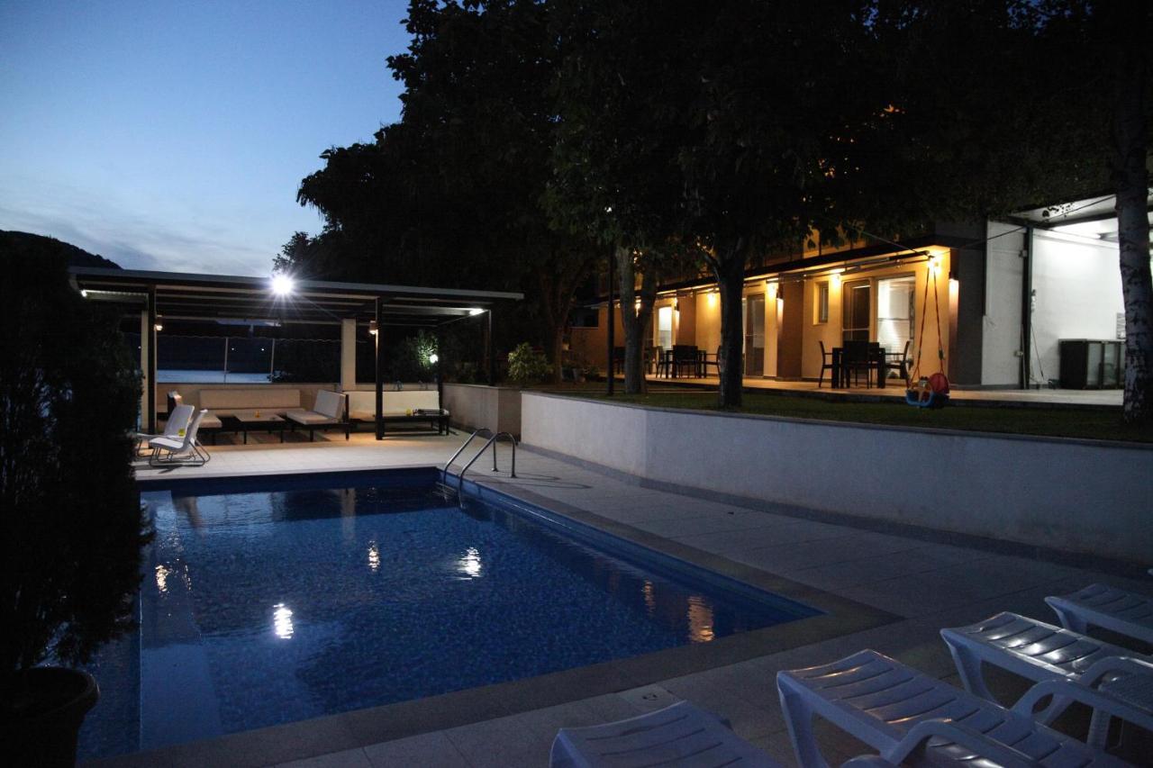 Villa Tikvesh Lake คาวาตราซิ ภายนอก รูปภาพ